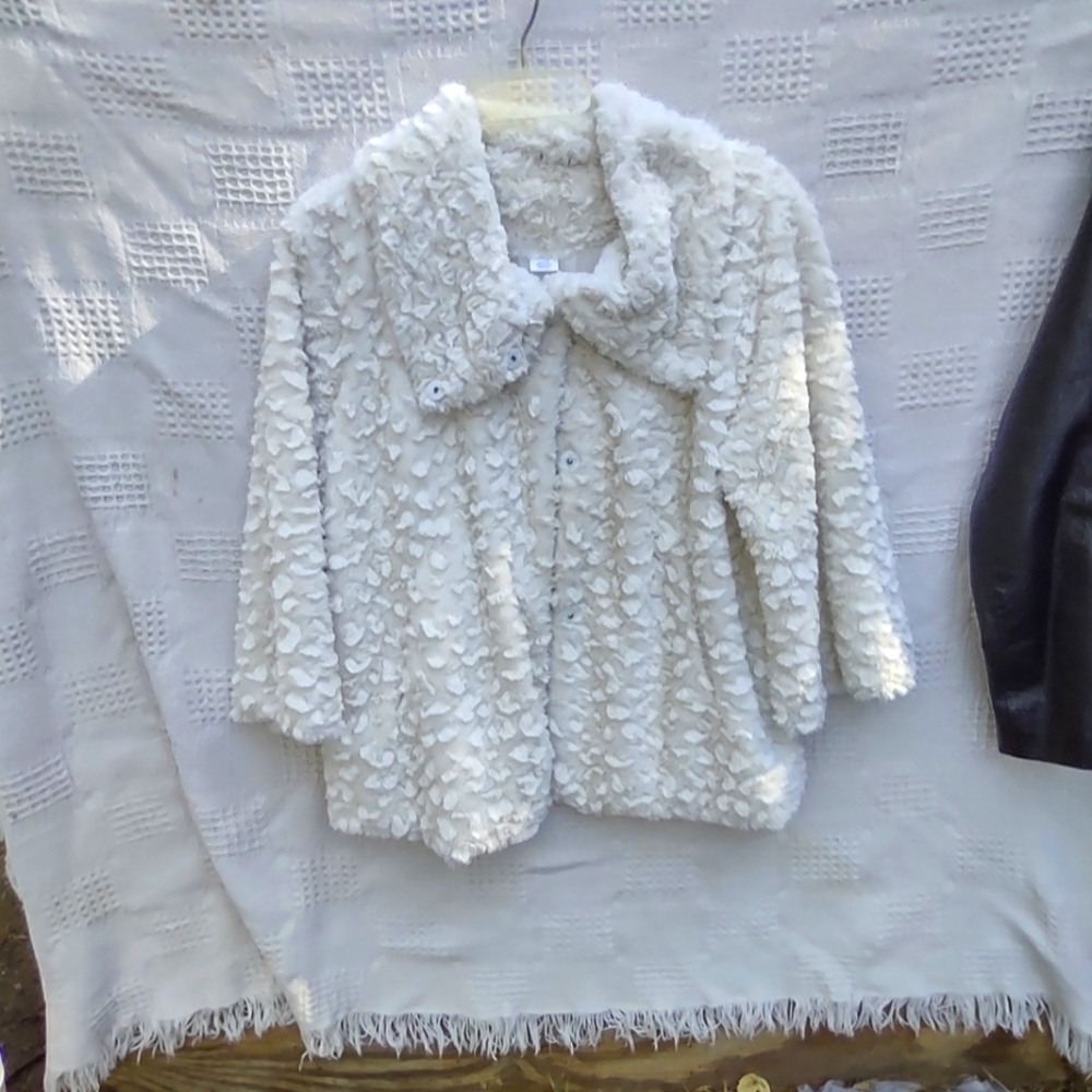 White faux fur ladies short jacket size M/L